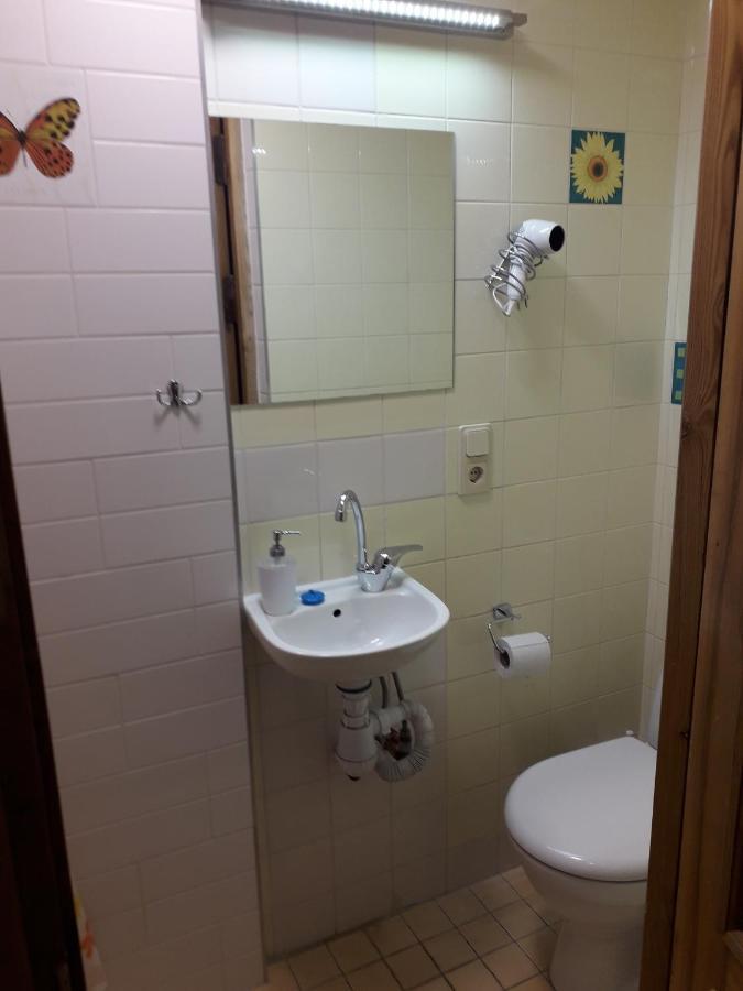 Small Room With A Private External Bathroom Kaunas Exterior foto